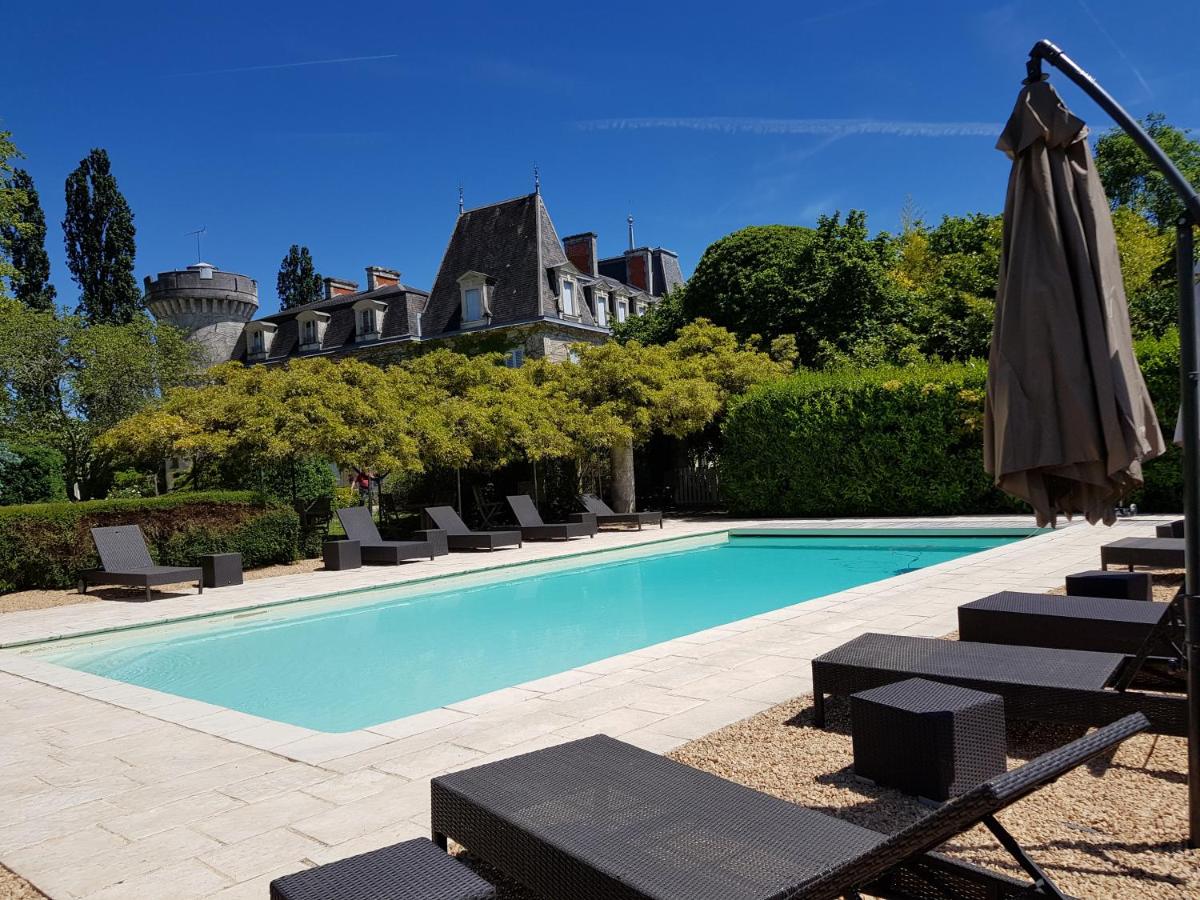 castle de laande annesse et beaulieu france pool