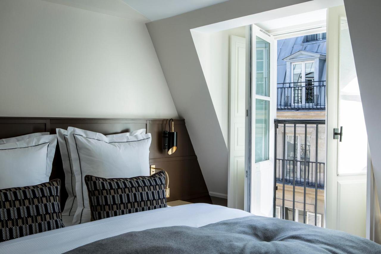 seng på hotel de la tamise i Paris