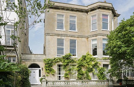 gross- lodge- bathe.jpg