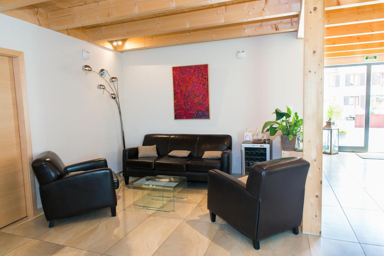 hotel ame de la terre ruffey den echirey bordeaux rød stue