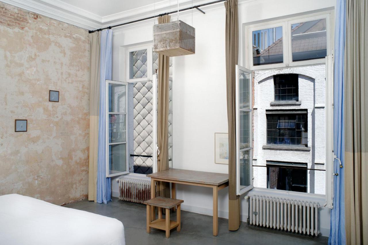 hotel b & b druum brussel windows