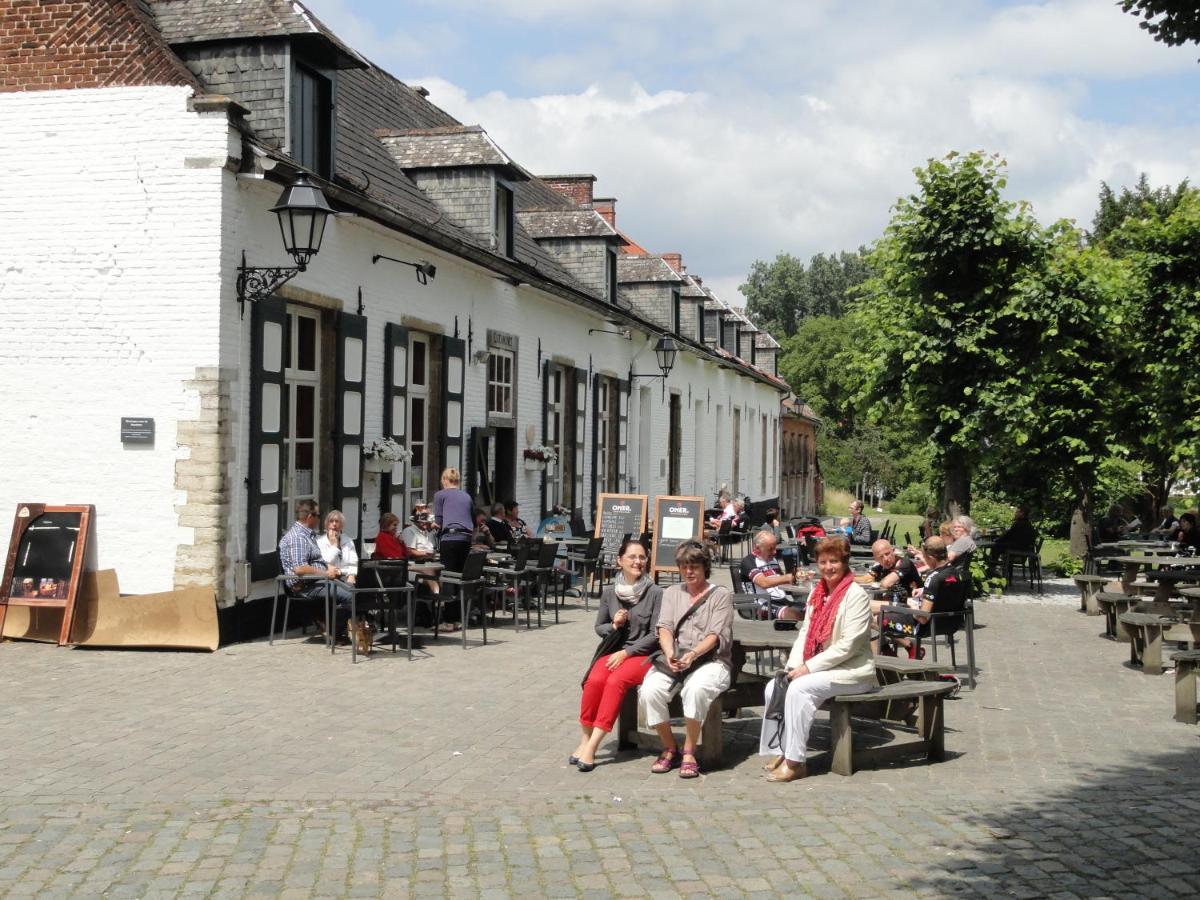 hotel b&b wannes suite lowen buiten