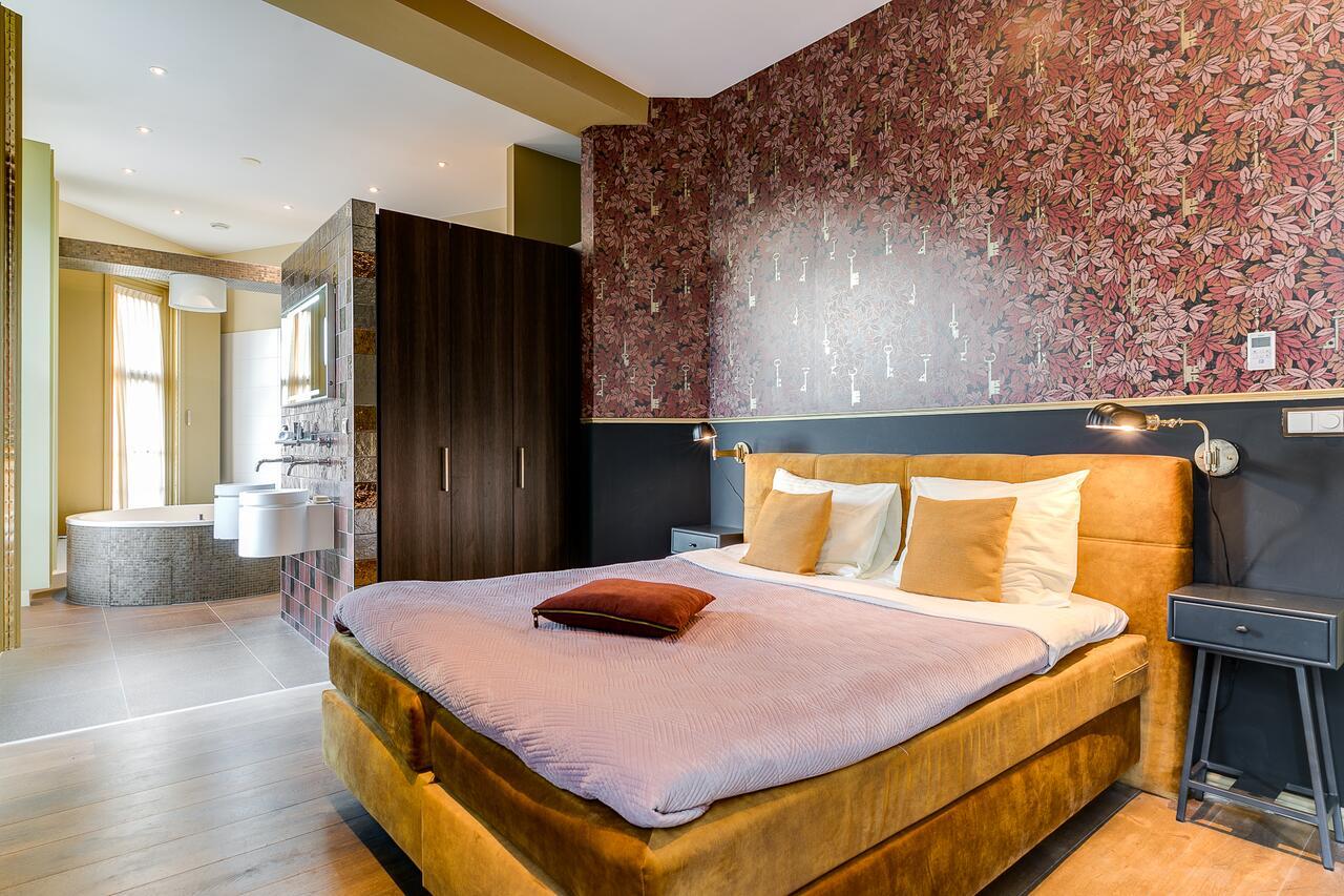 hotel brasss hotelsuites haarlem bed