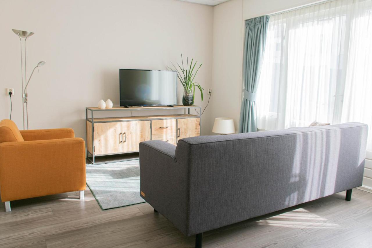 hotel lemmer friese meren huiskamer