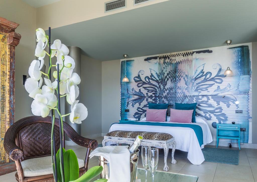 hotel miba salobrena andalusien bad i værelse soveværelse