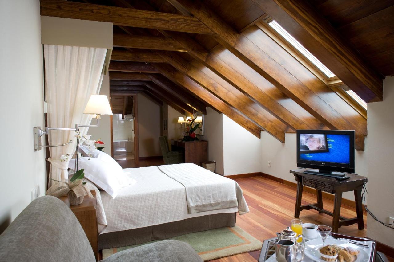 hotel parador de cruz de tejeda santa brigida gran canaria bed