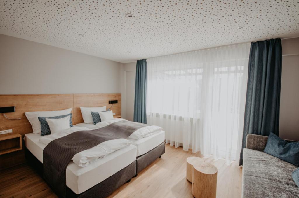 hotel restaurant zur marienburg pünderich mosel duitsland slaapkamer1