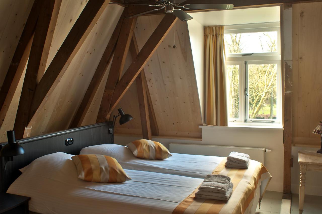 logis hotel oldeberkoop friesland slaapkamer2