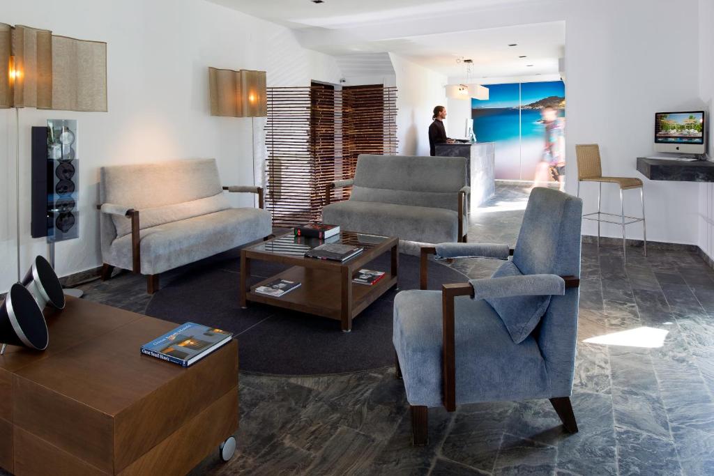 hotel boetiek ses pitreras port d'es torrent ibiza woonkamer