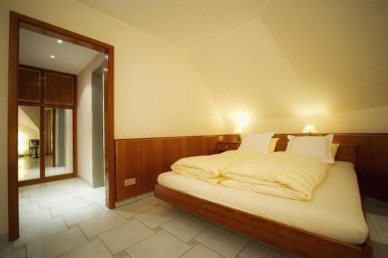hotel restaurant moris walferdange luxemburg bed