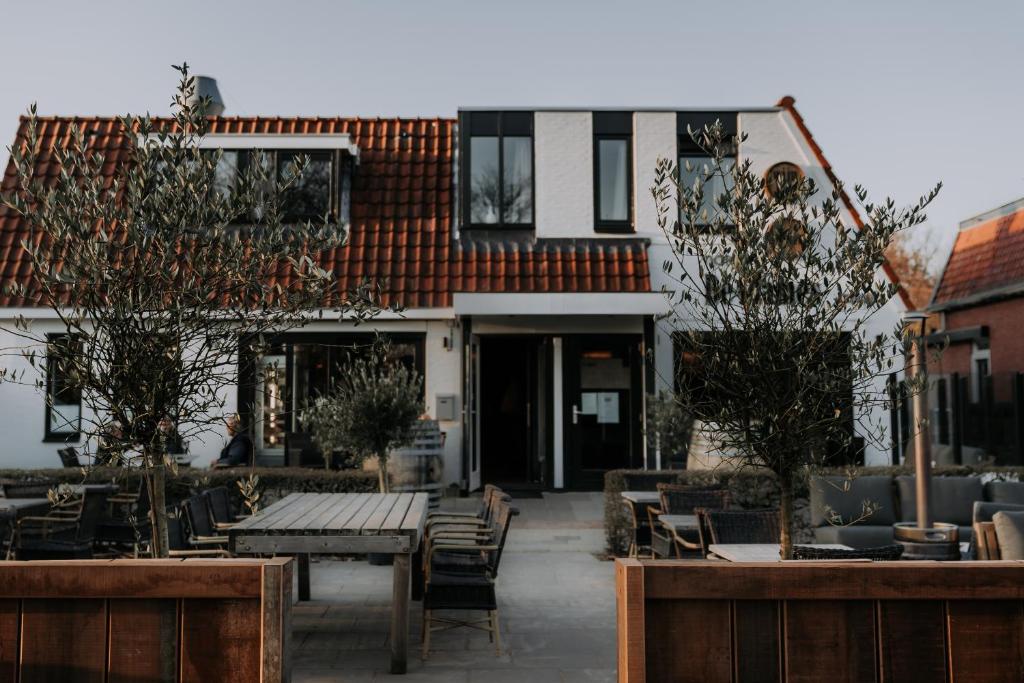 hotel de 4dames schiermonnikoog waden islands 4