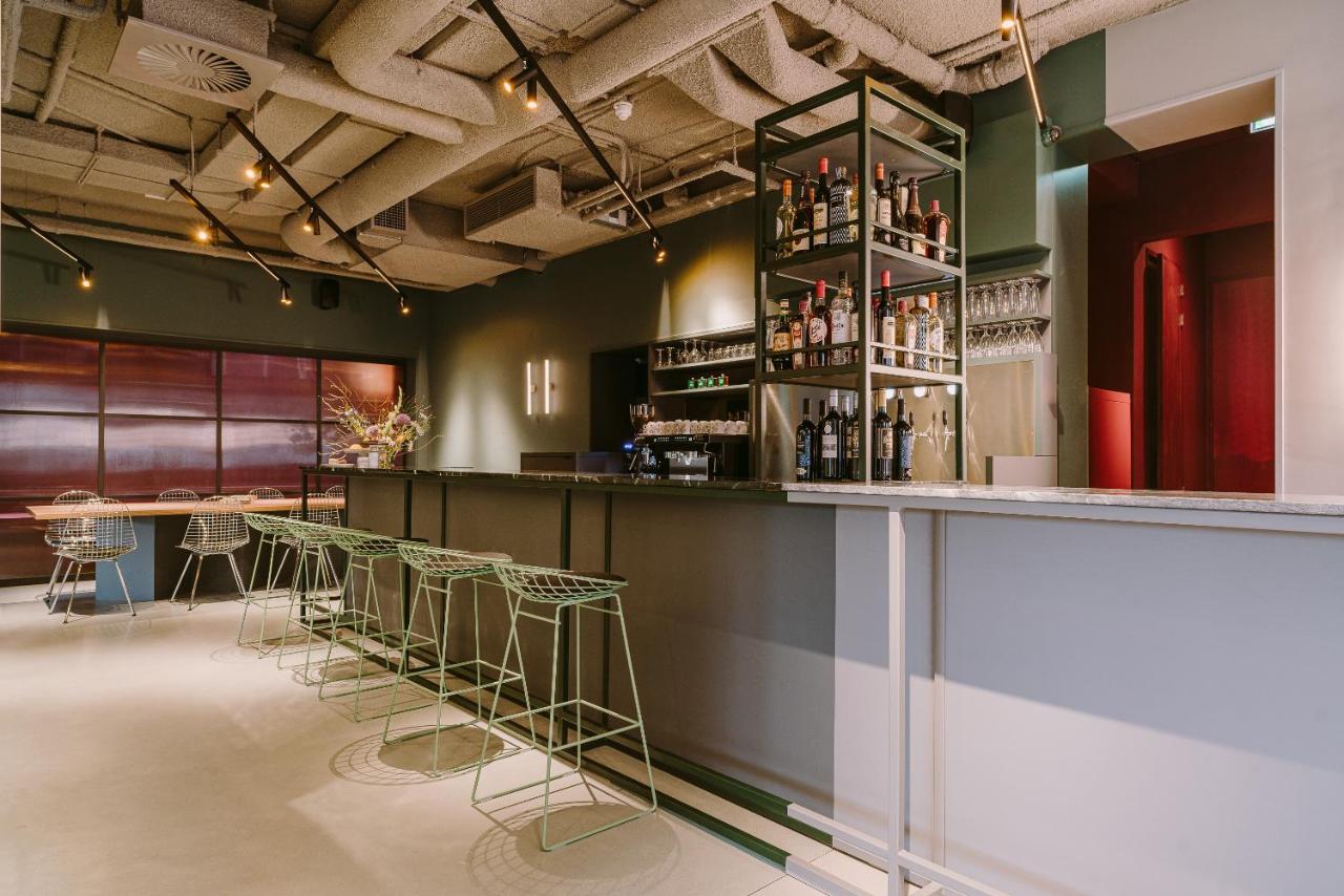 supernova hotel rotterdam nederland bar