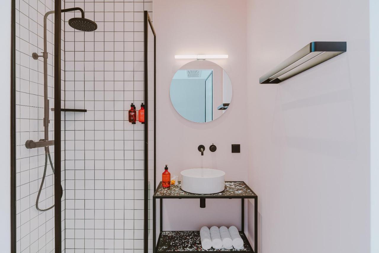 supernova hotel rotterdam nederland douche