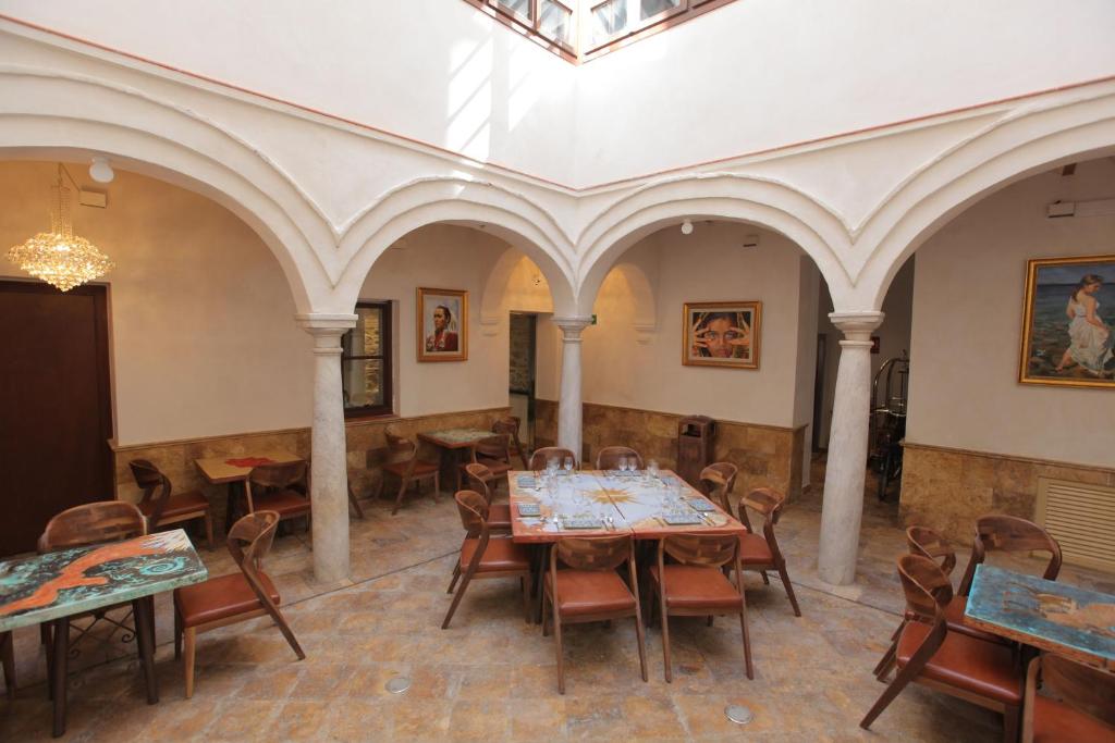 anahita boetiekhotel malaga binnen