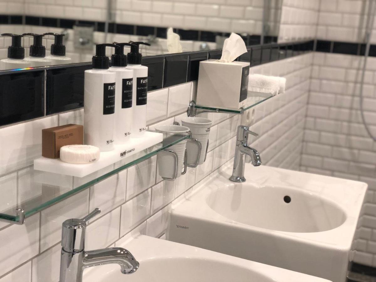 pædagogisk hotel de rooi fliser breda badeværelse