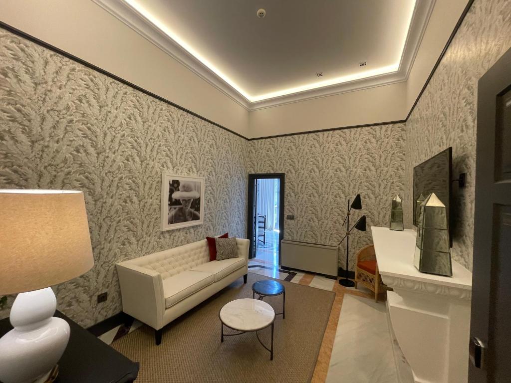 soho boutique castillo de santa catalina malaga binnen