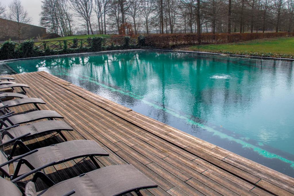 landhuis hotel de hilkensberg broekhuizen limburg zwembad
