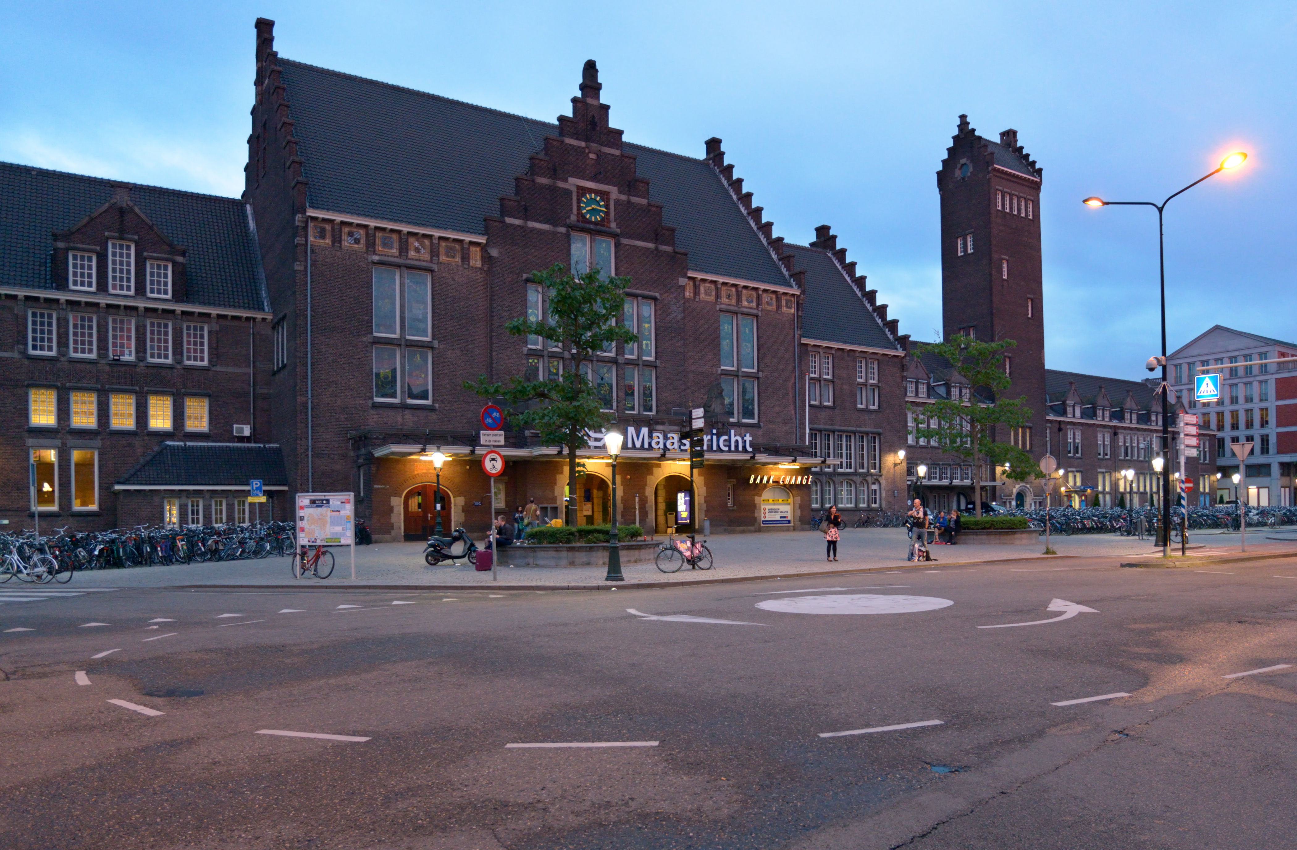hotel mastricht station